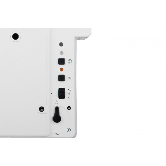 Lomo’Instant Wide White